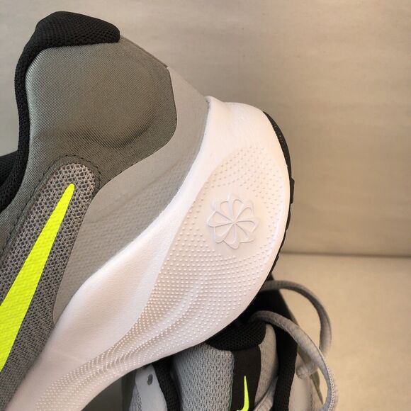 Nike Revolution 7 Wolf Grey Volt Running Shoes Sneakers Mens Size's FB22… - Picture 7 of 16